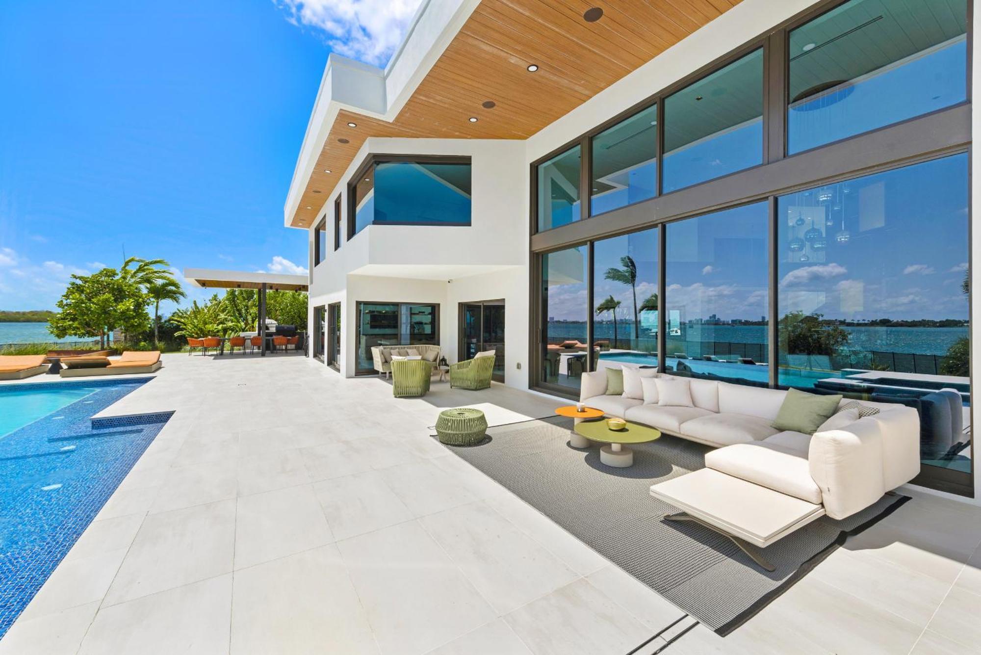 Indulge In Luxury Your Tranquil Resort Mansion Awaits In Vibrant Miami North Miami Exterior foto